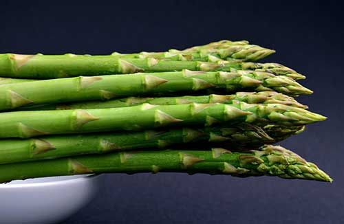 eHowdy foods that boost mood asparagus